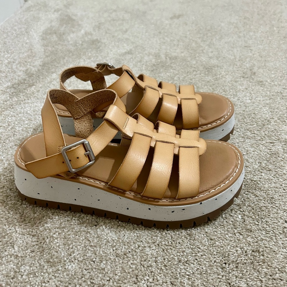 Universal Thread Platform Sandals - Picture 5 of 6